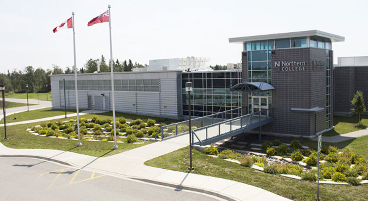 ओन्टारियो के एक कॉलेज ने अंतर्राष्ट्रीय छात्रों का प्रवेश फिर से रद्द कर दिया – जिससे सैकड़ों लोग मुश्किल में पड़ गए