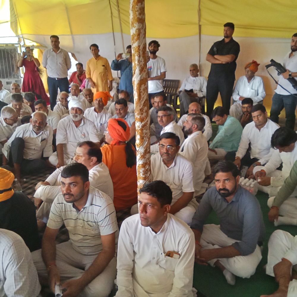 फिल्म 120 बहादुर को लेकर गुरुग्राम में महापंचायत:अहीर समाज ने टाइटल बदलने की मांग की, 120 वीर अहीर’ रखने पर जोर