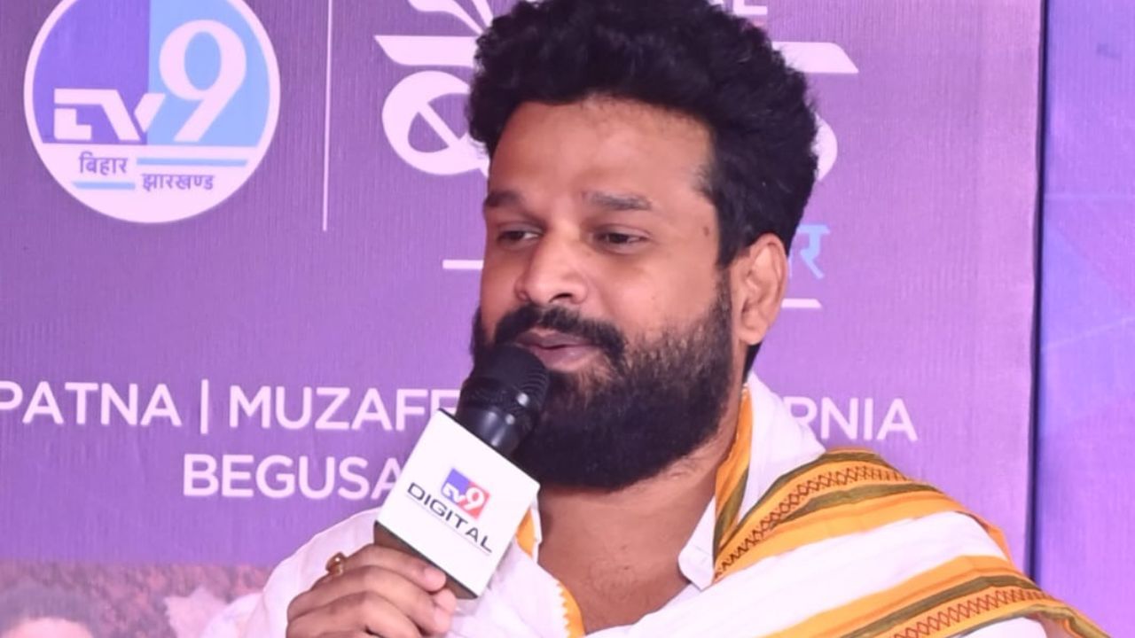 ‘कौन कह रहा है डिग्री नहीं तो नेता नहीं बन सकते’, तेजस्वी से जुड़े सवाल पर बोले प्रशांत किशोर की पार्टी के नेता रितेश पांडे