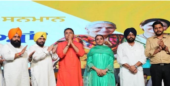 ਰੱਖੜੀ ਮੌਕੇ ਮੁੱਖ ਮੰਤਰੀ ਨੇ 1.37 ਲੱਖ ਔਰਤਾਂ ਦੇ ਖਾਤੇ ’ਚ ਪਾਈ ਸਨਮਾਨ ਰਾਸ਼ੀ, ਕੀ ਤੁਹਾਡੇ ਹੋਈ 'ਟੂੰ-ਟੂੰ'