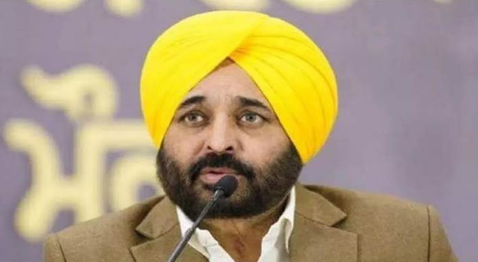 ਹੜਤਾਲੀ ਸਰਕਾਰੀ ਮੁਲਾਜ਼ਮਾਂ ਨੂੰ CM Mann ਦੀ ਦੋ-ਟੁੱਕ, ਕਿਹਾ- ਗੱਲਬਾਤ ਤੇ ਹੜਤਾਲ ਦੋਵੇਂ ਇਕੱਠੀਆਂ ਨਹੀਂ ਚੱਲ ਸਕਦੀਆਂ
