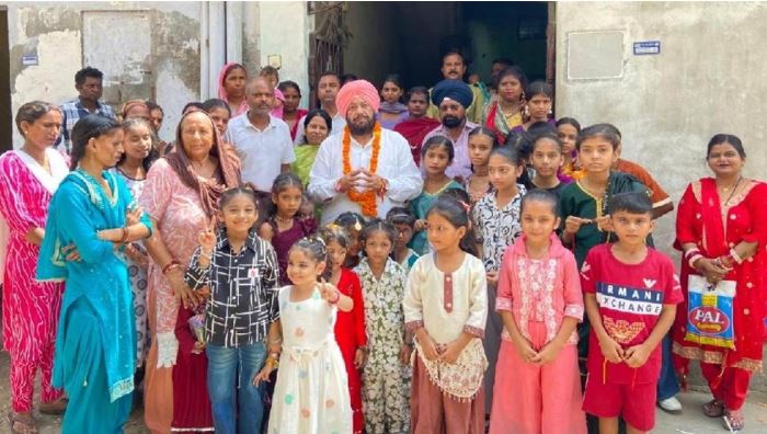 ਕੇਕੇ ਬਾਵਾ ਨੇ ਛੋਟੀਆਂ ਬੱਚੀਆਂ ਤੋਂ ਬੰਨ੍ਹਵਾਈ ਰੱਖੜੀ