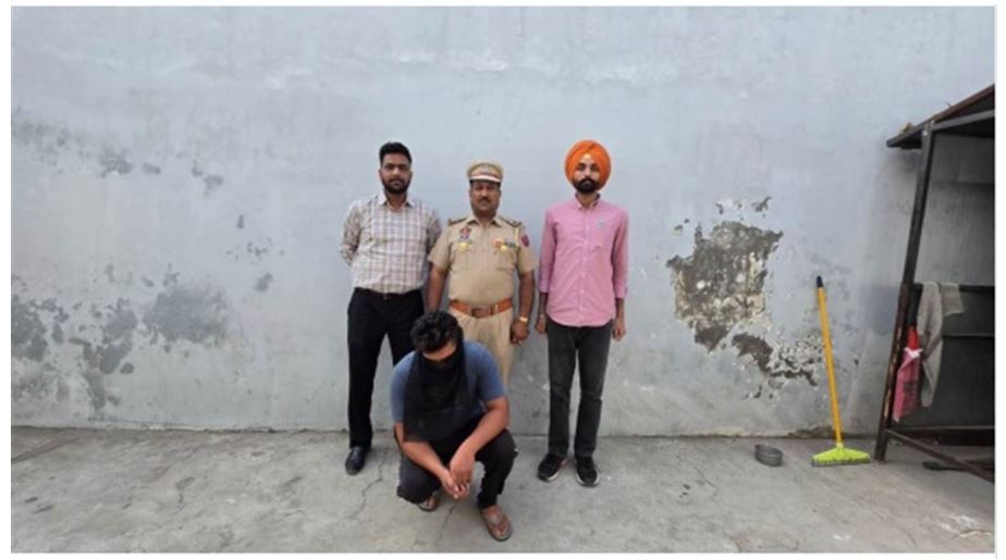 ਨਕਲੀ ਡੀਐਸਪੀ ਬਣ ਕੇ ਔਰਤ ਨਾਲ ਕਰਦਾ ਸੀ 'ਗੰਦਾ' ਕੰਮ, ਜਬਰ-ਜਨਾਹ ਦੇ ਦੋਸ਼ ’ਚ ਗ੍ਰਿਫ਼ਤਾਰ